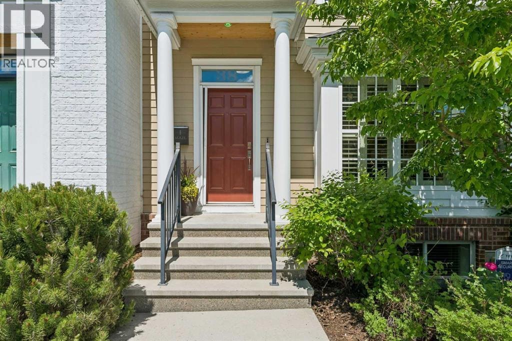 38 Victoria Cross Boulevard SW — photo 2