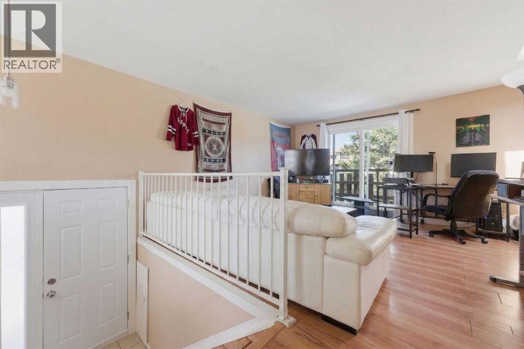 6333/6335 24 Avenue NE — photo 3