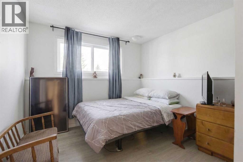 6333/6335 24 Avenue NE — photo 31