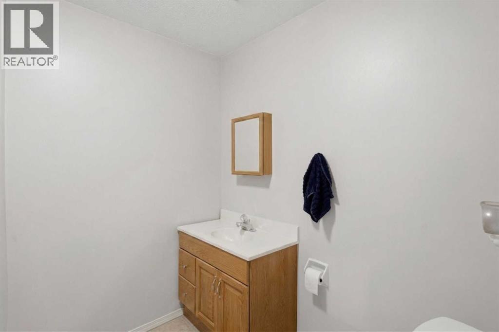 6333 24 Avenue NE — photo 11