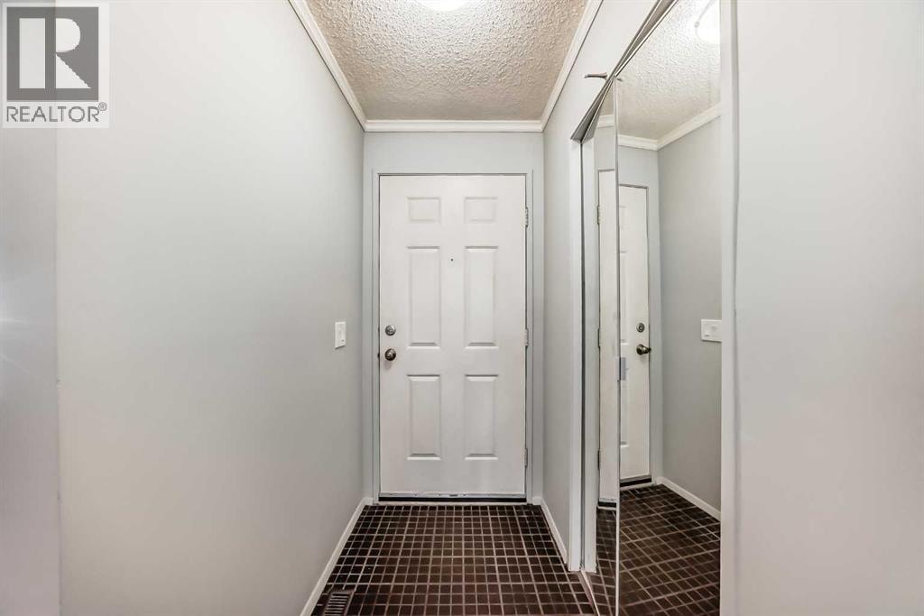 6840 4 Avenue NE — photo 4