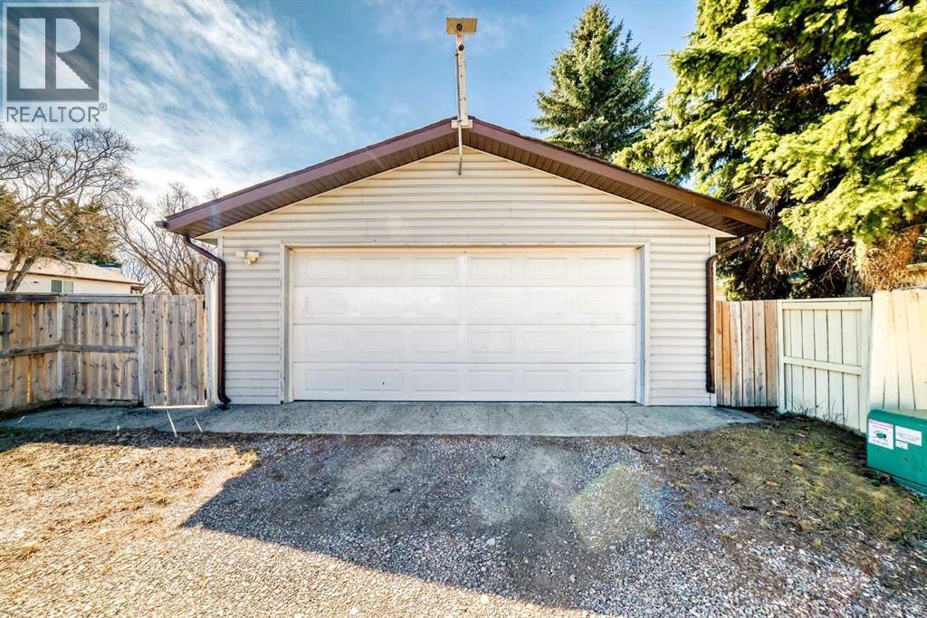 6840 4 Avenue NE — photo 46
