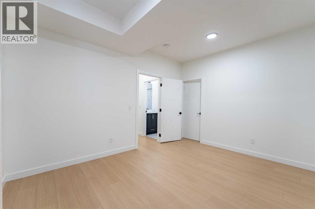 3925 74 Street NW — photo 38