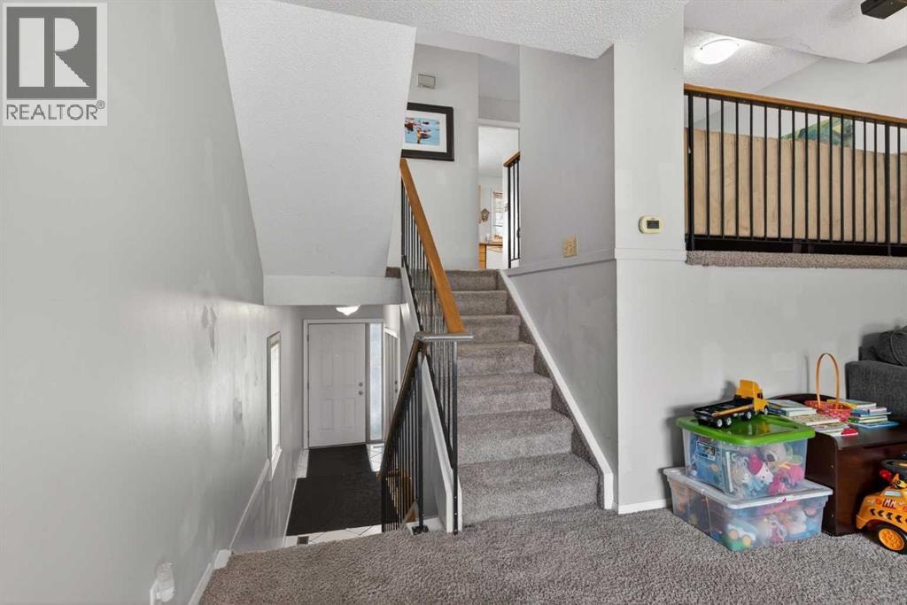 53 Millrise Lane SW — photo 10