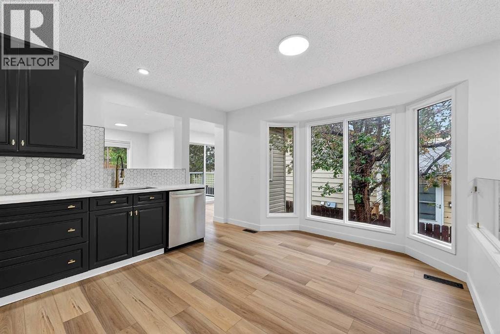 1091 Berkley Drive NW — photo 8