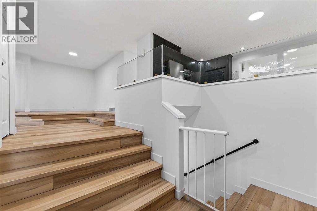 1091 Berkley Drive NW — photo 2