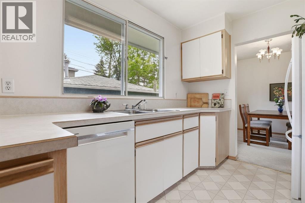 908 30 Avenue NW — photo 14