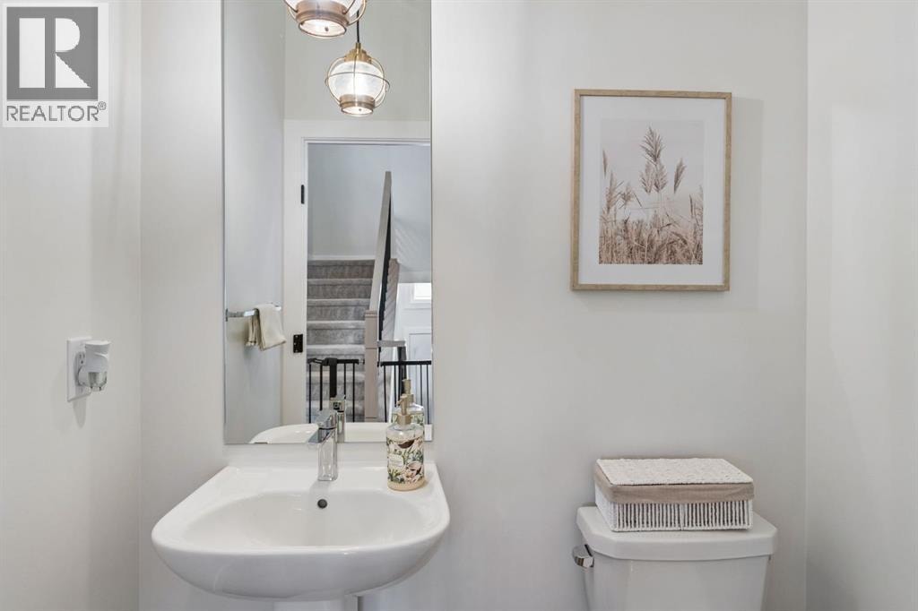 205 Precedence View — photo 17