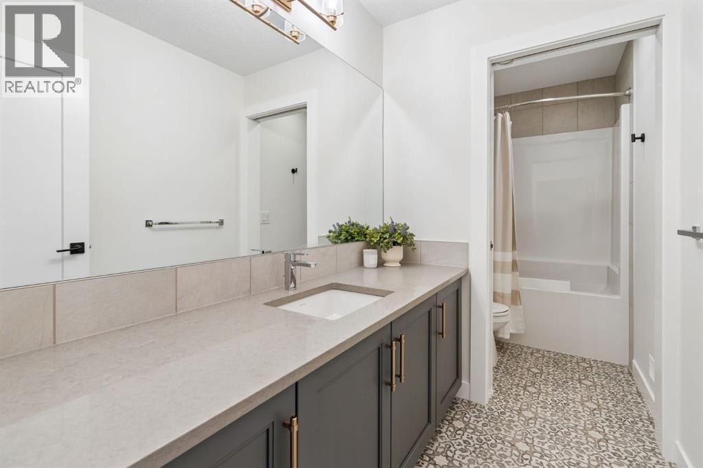 205 Precedence View — photo 21