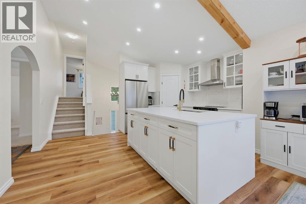 953 Cranston Drive SE — photo 2