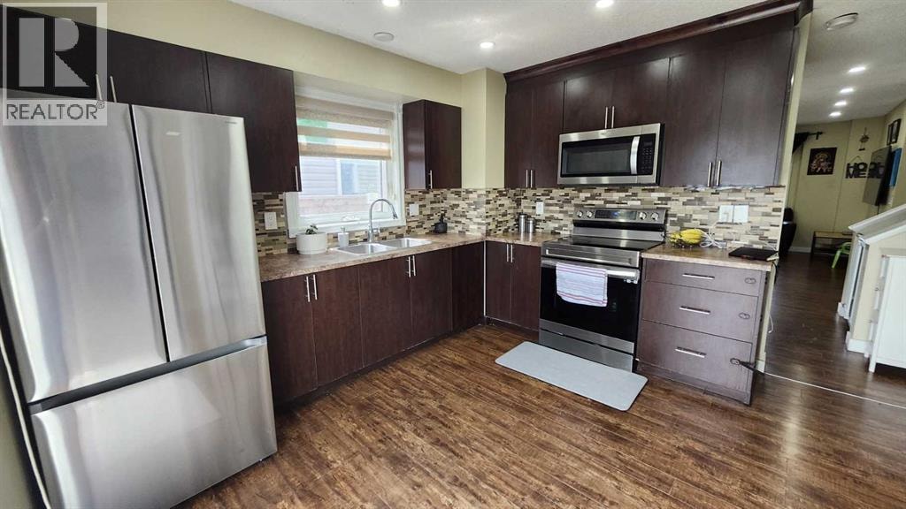 47 Martinridge Way NE — photo 3