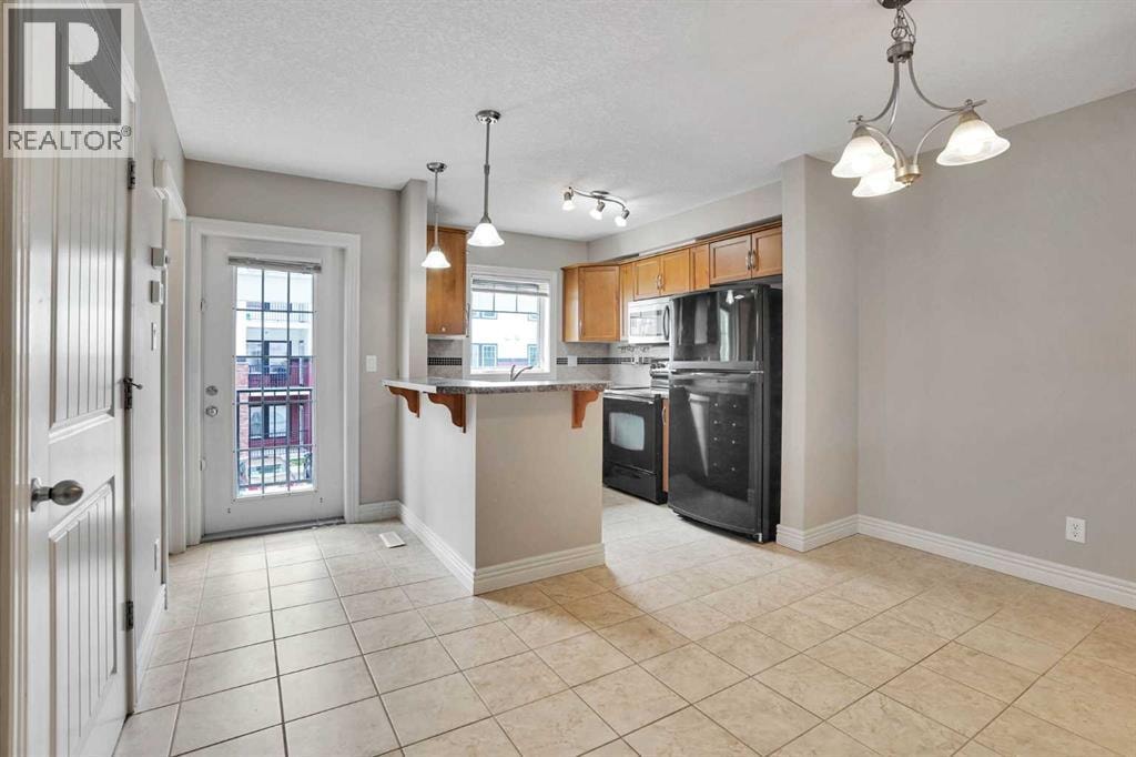 19 Royal Oak Plaza NW — photo 24