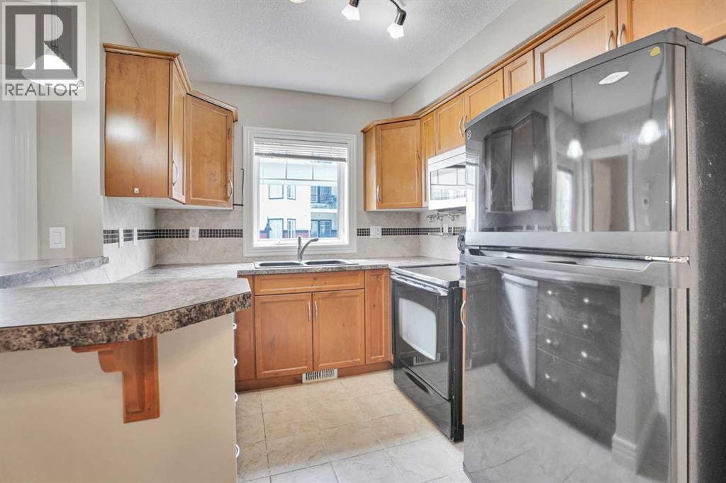 19 Royal Oak Plaza NW — photo 27