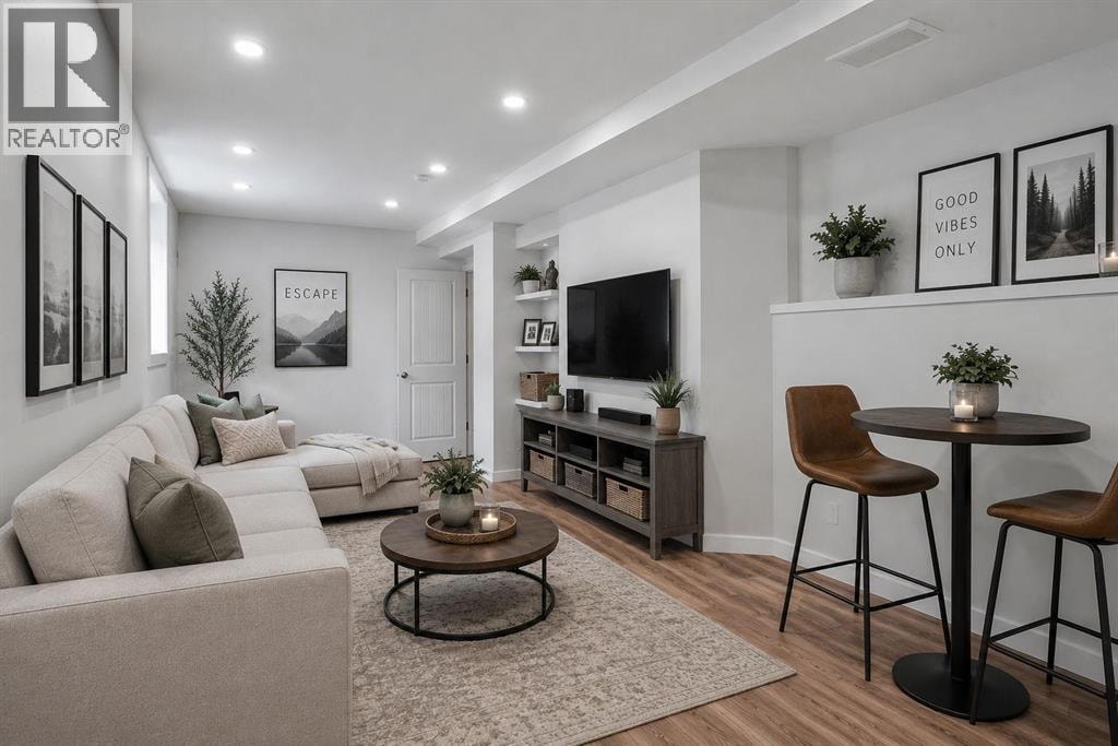 19 Royal Oak Plaza NW — photo 13