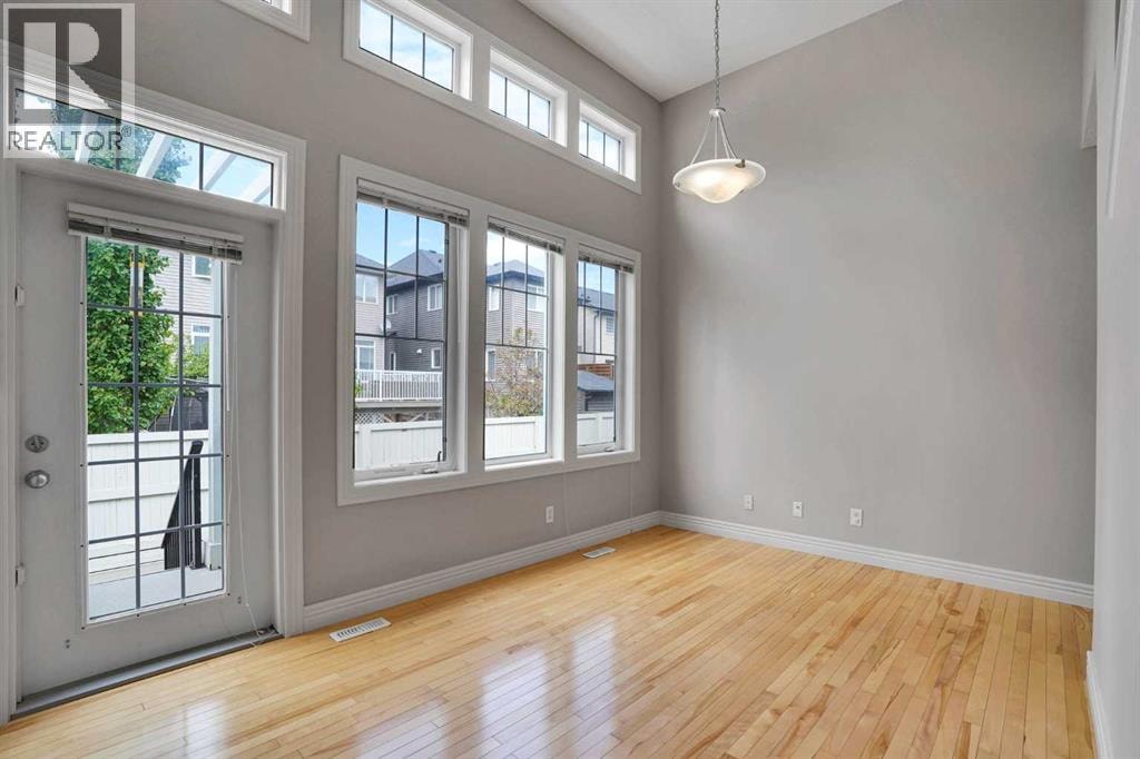 19 Royal Oak Plaza NW — photo 22