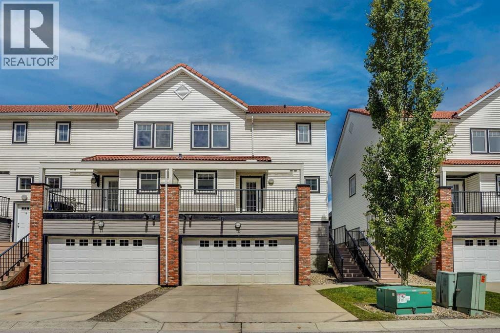 19 Royal Oak Plaza NW — photo 1
