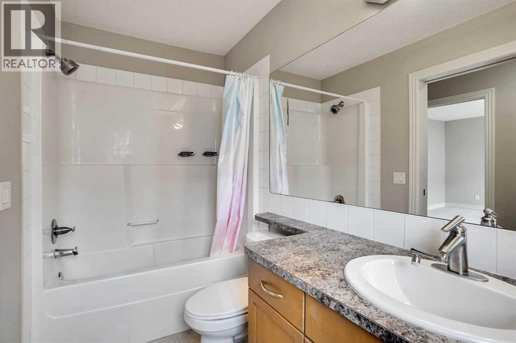 19 Royal Oak Plaza NW — photo 38