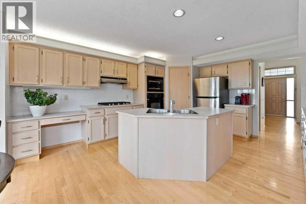 251 Hampshire Place NW — photo 8