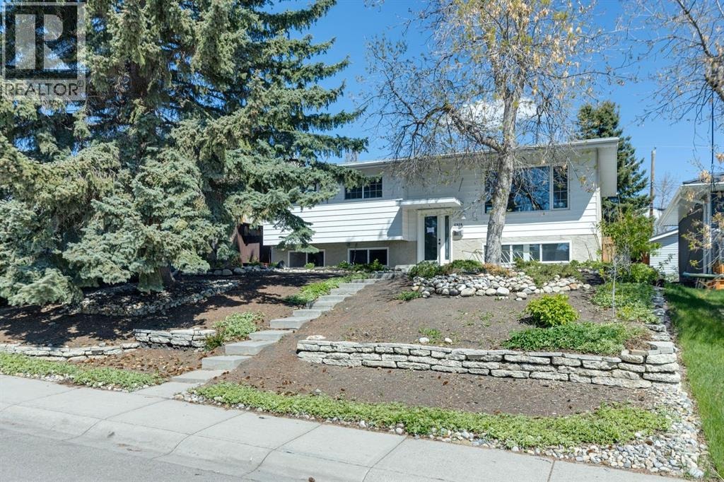 6928 Hunterbow Crescent NW — photo 2