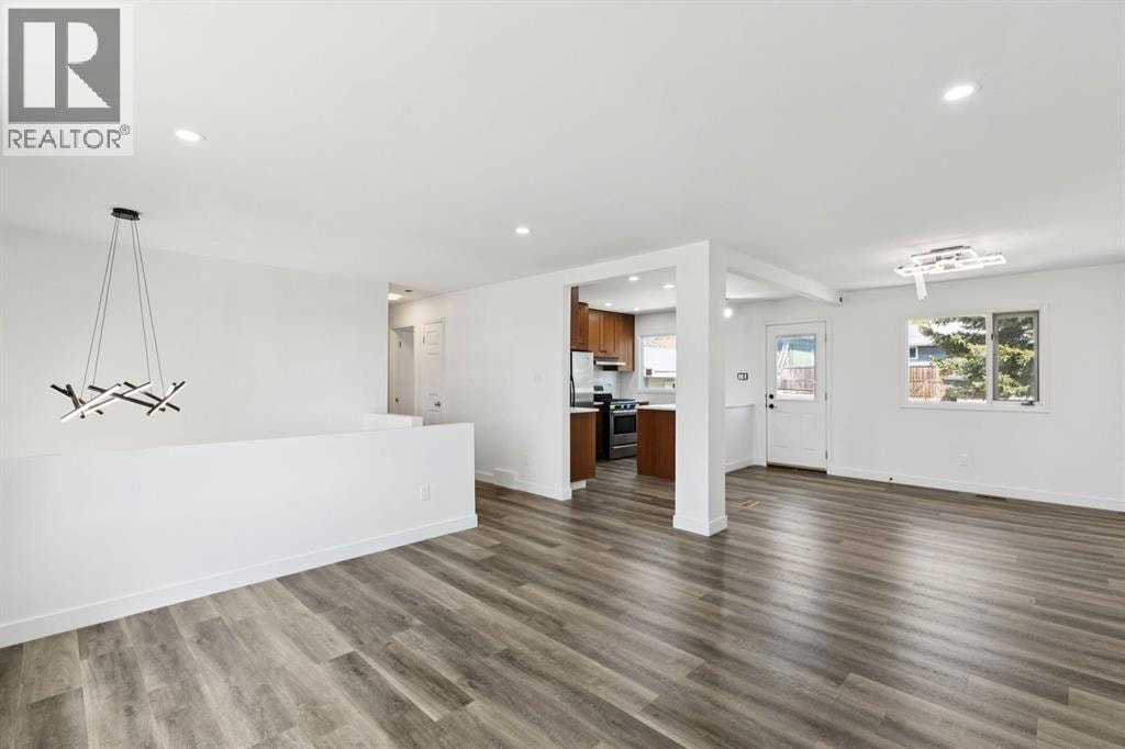 6928 Hunterbow Crescent NW — photo 10
