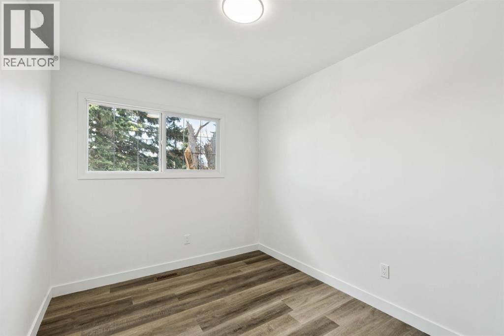 6928 Hunterbow Crescent NW — photo 18