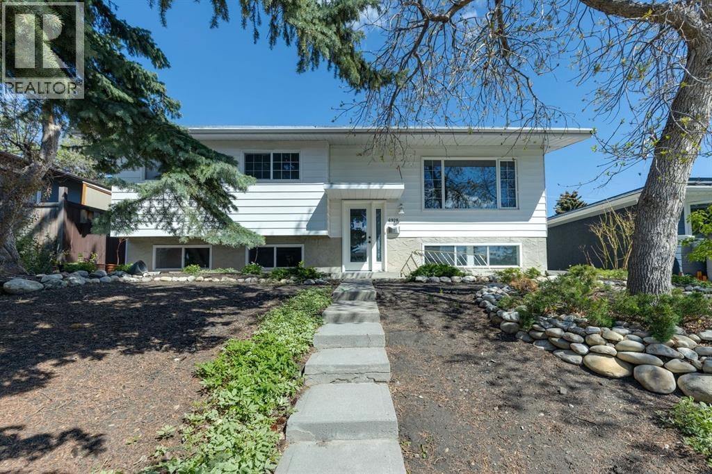 6928 Hunterbow Crescent NW — photo 3
