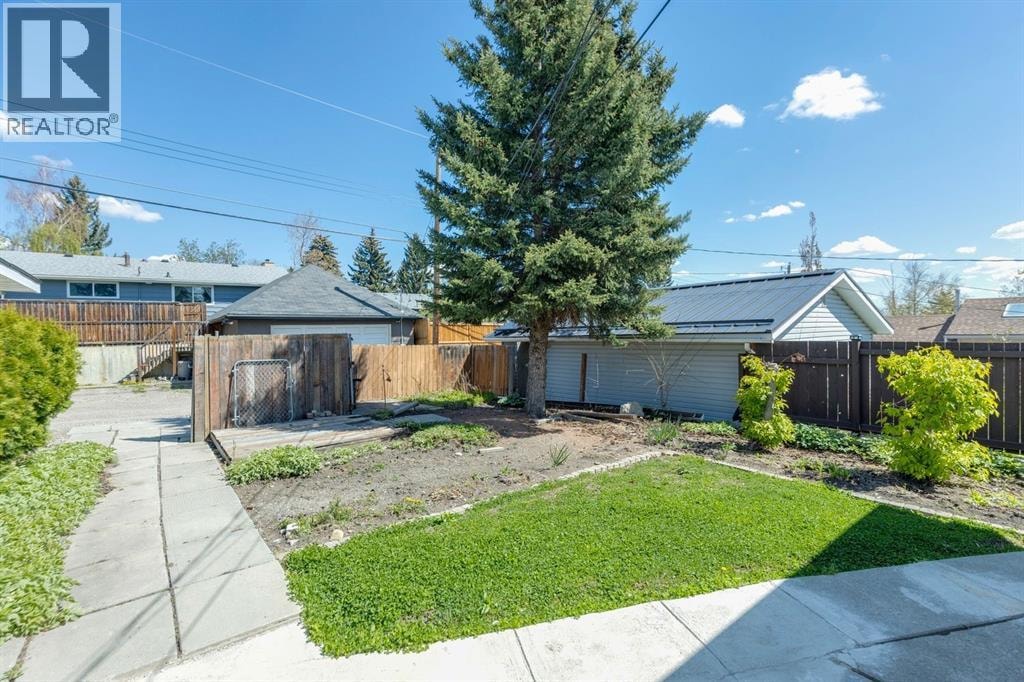 6928 Hunterbow Crescent NW — photo 33