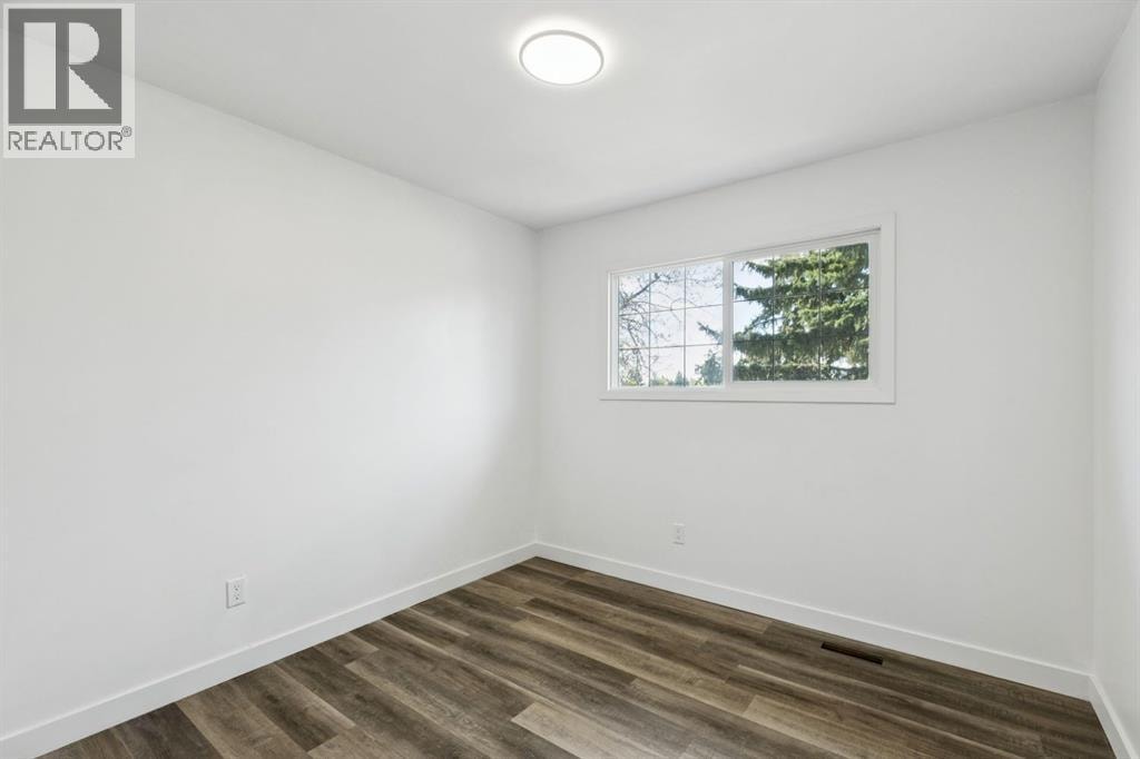 6928 Hunterbow Crescent NW — photo 19
