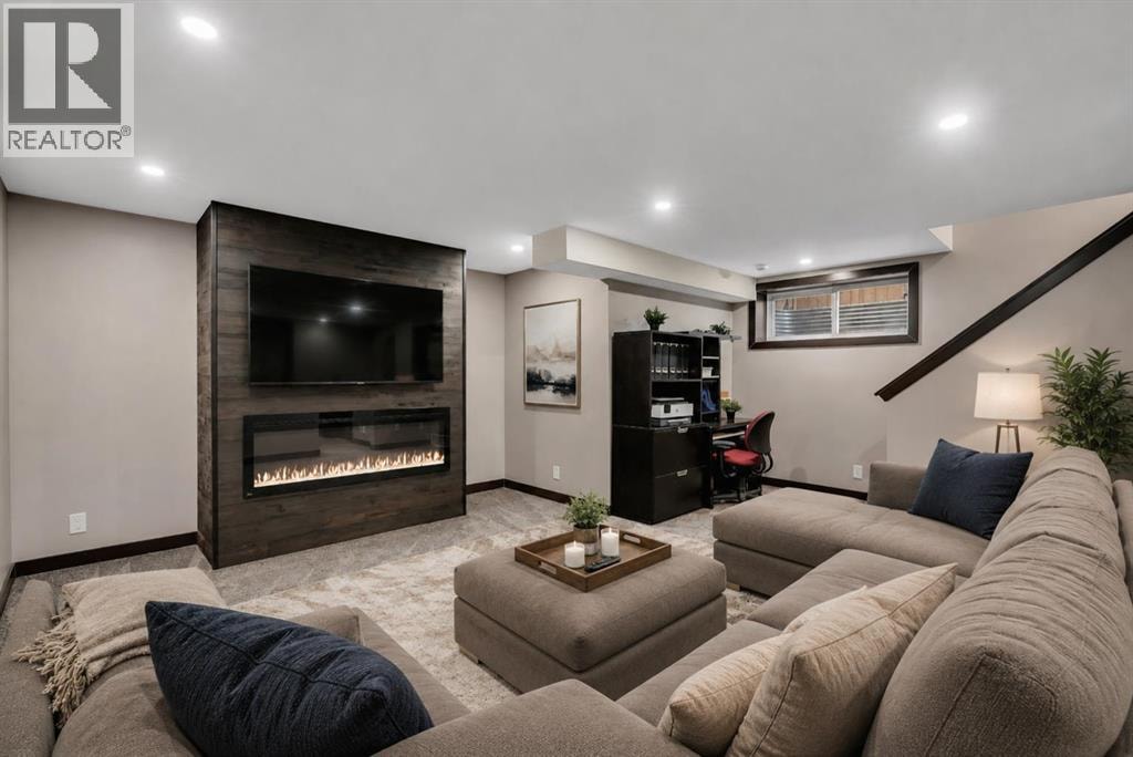 91 Panora Square NW — photo 35
