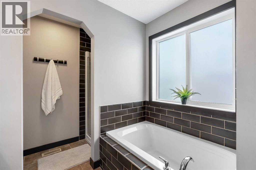 91 Panora Square NW — photo 22