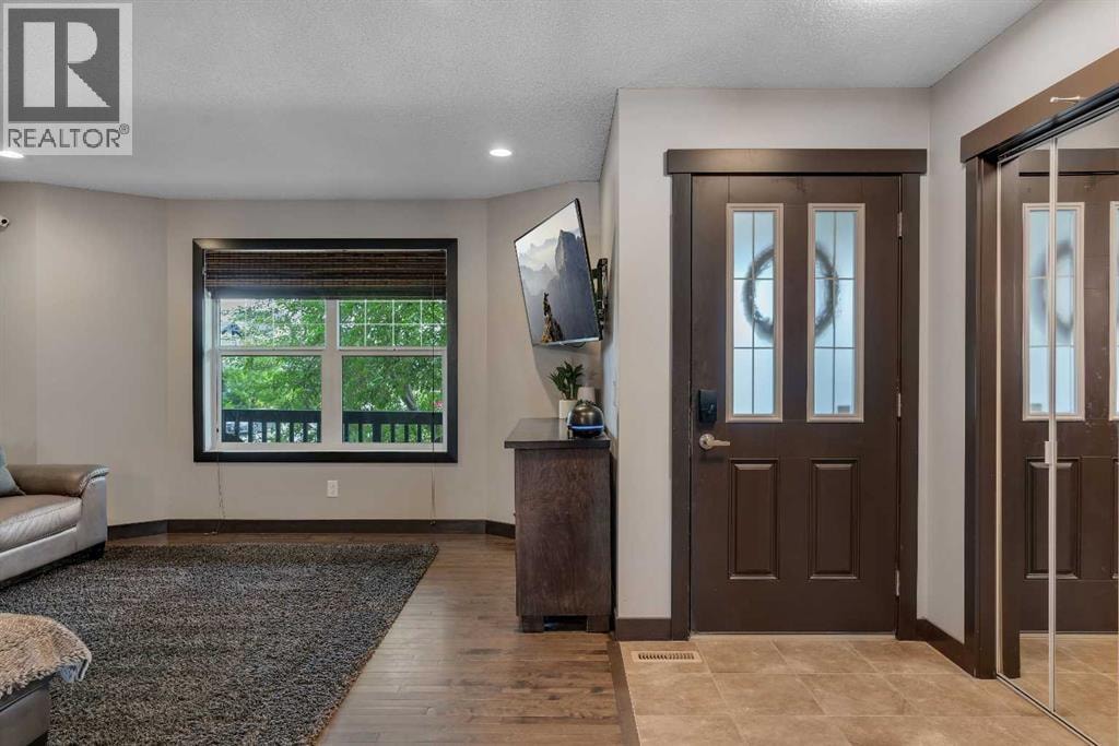 91 Panora Square NW — photo 4
