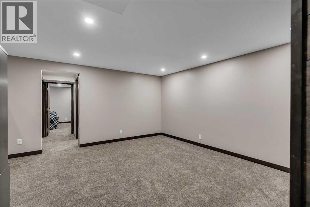91 Panora Square NW — photo 38