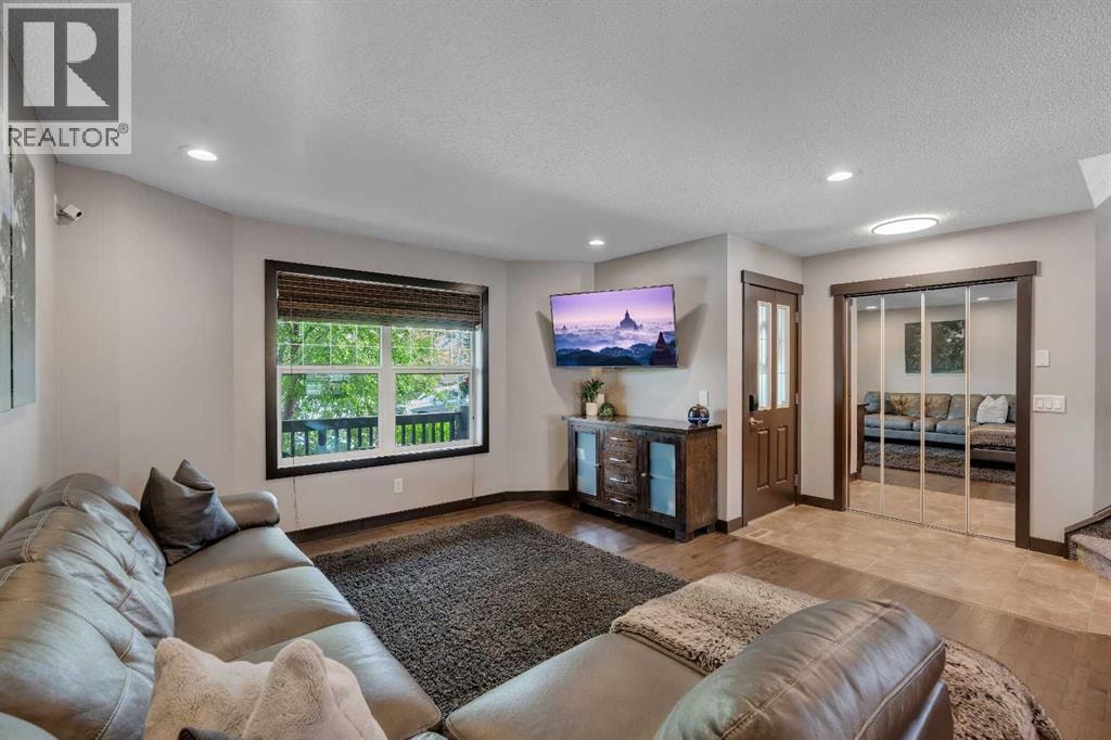 91 Panora Square NW — photo 5