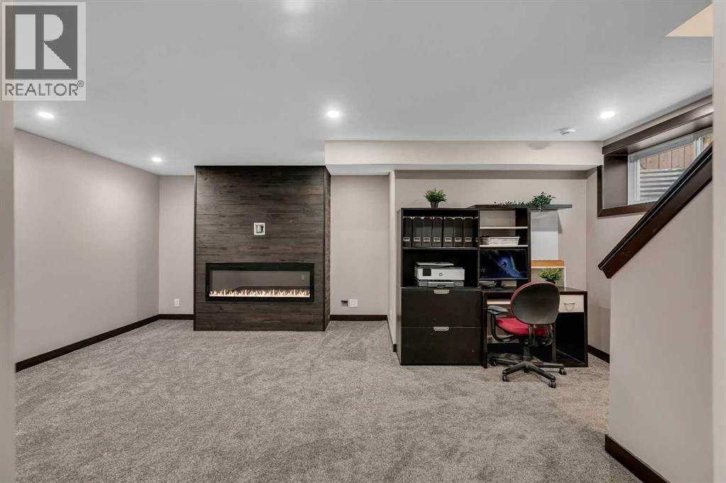 91 Panora Square NW — photo 36