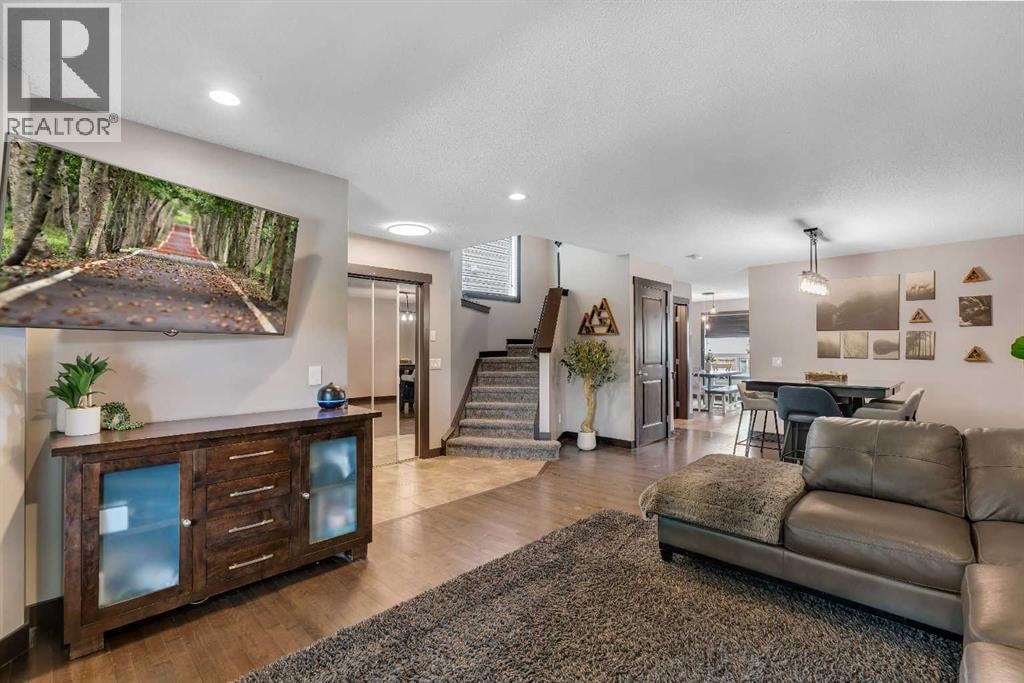 91 Panora Square NW — photo 7