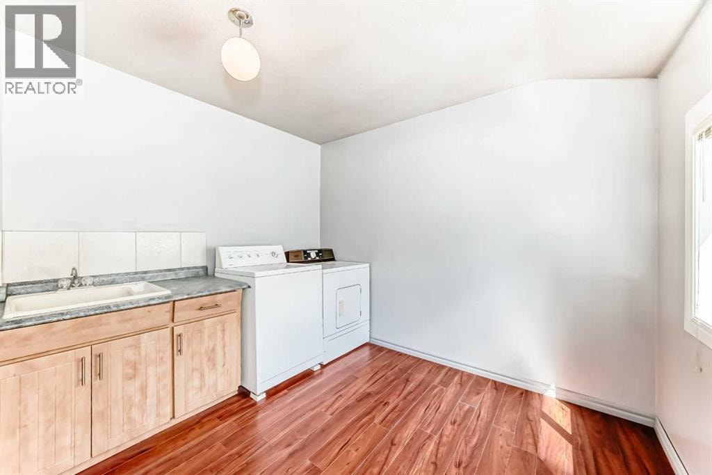 85 Elma Street W — photo 26