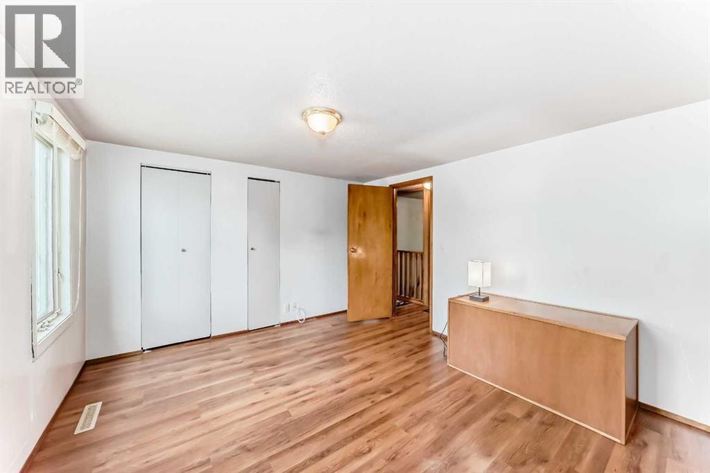 85 Elma Street W — photo 32
