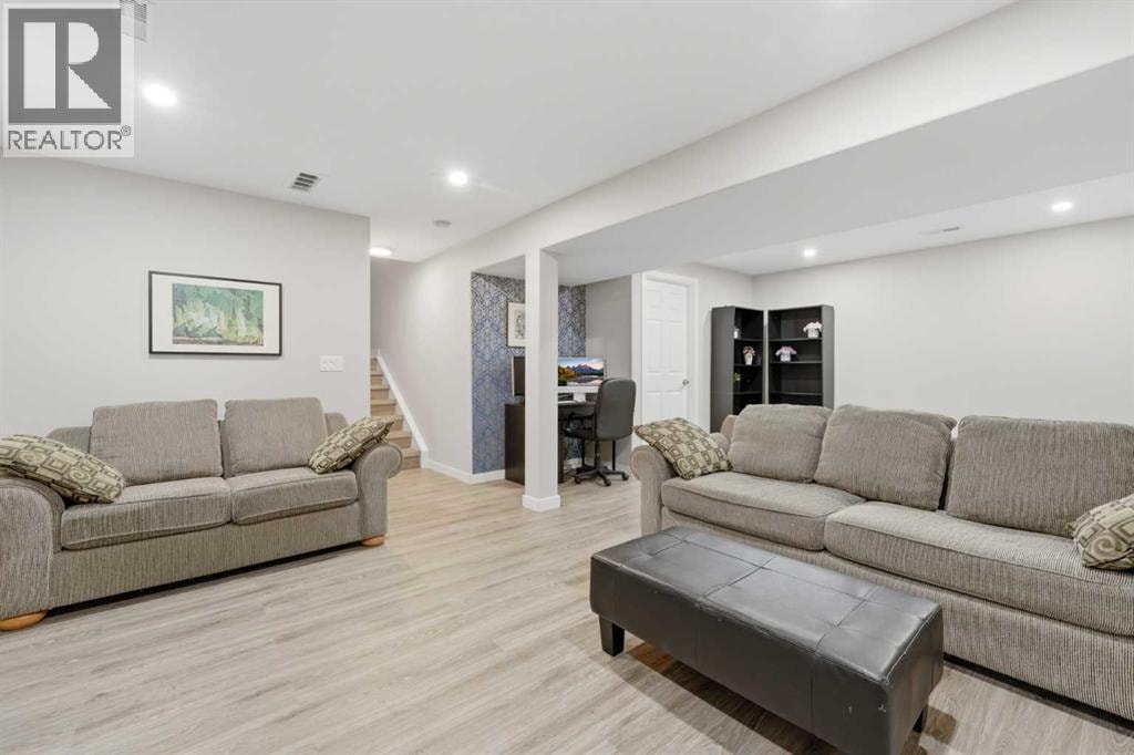 32 Beddington Rise NE — photo 17