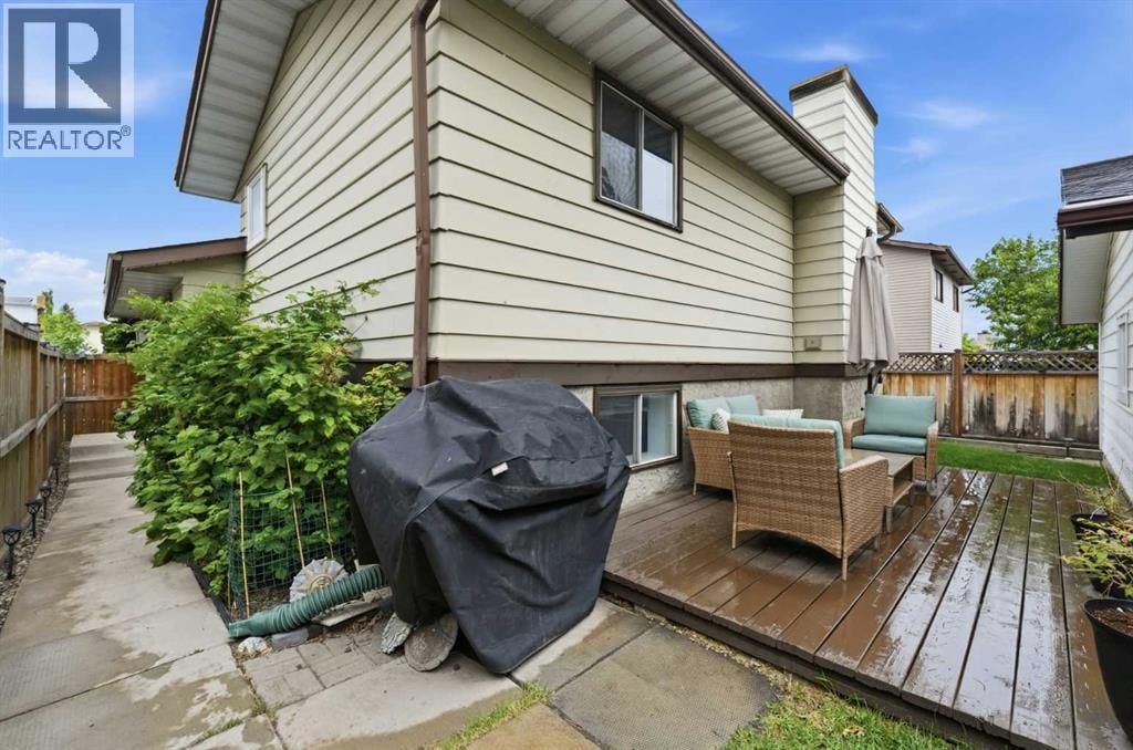 32 Beddington Rise NE — photo 22