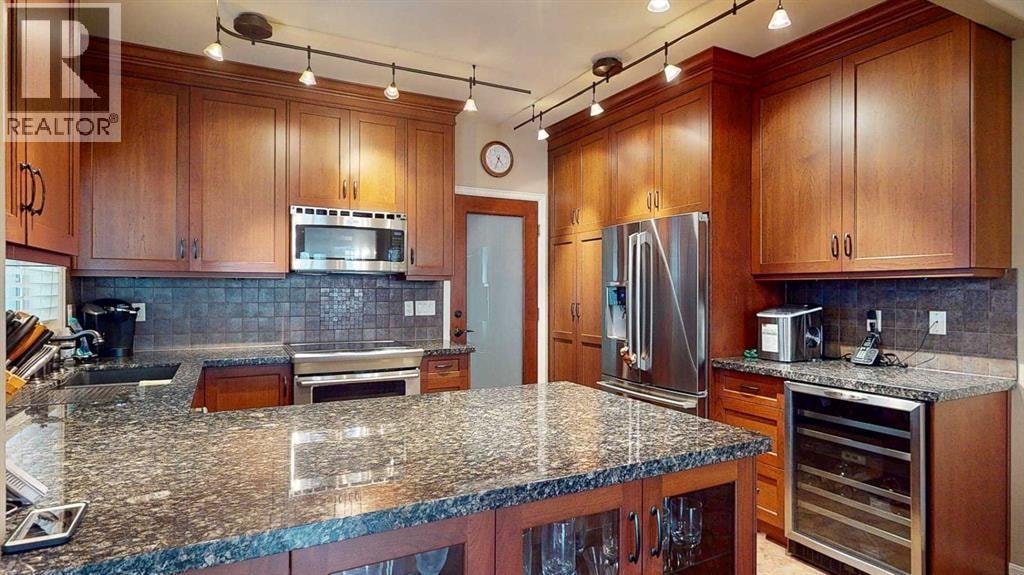 604, 1997 Sirocco Drive SW — photo 4