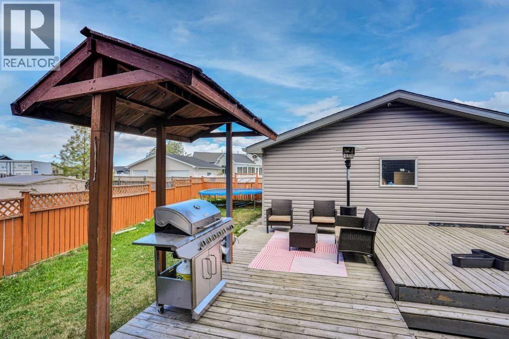 143 Taralea Gardens NE — photo 36