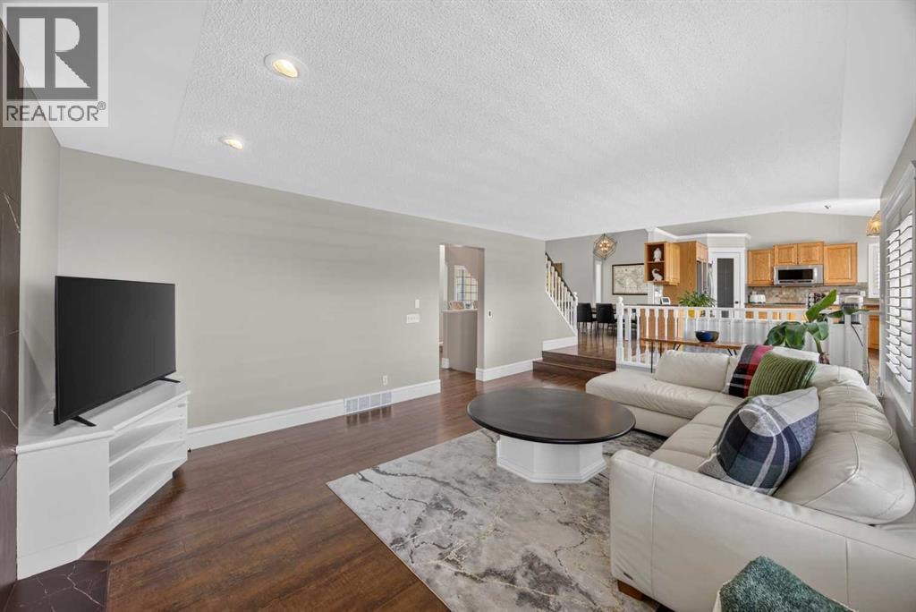 2339 Morris Crescent SE — photo 18