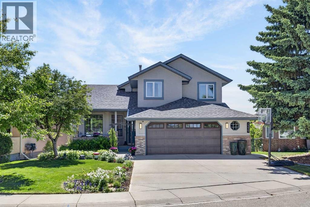 2339 Morris Crescent SE — photo 1