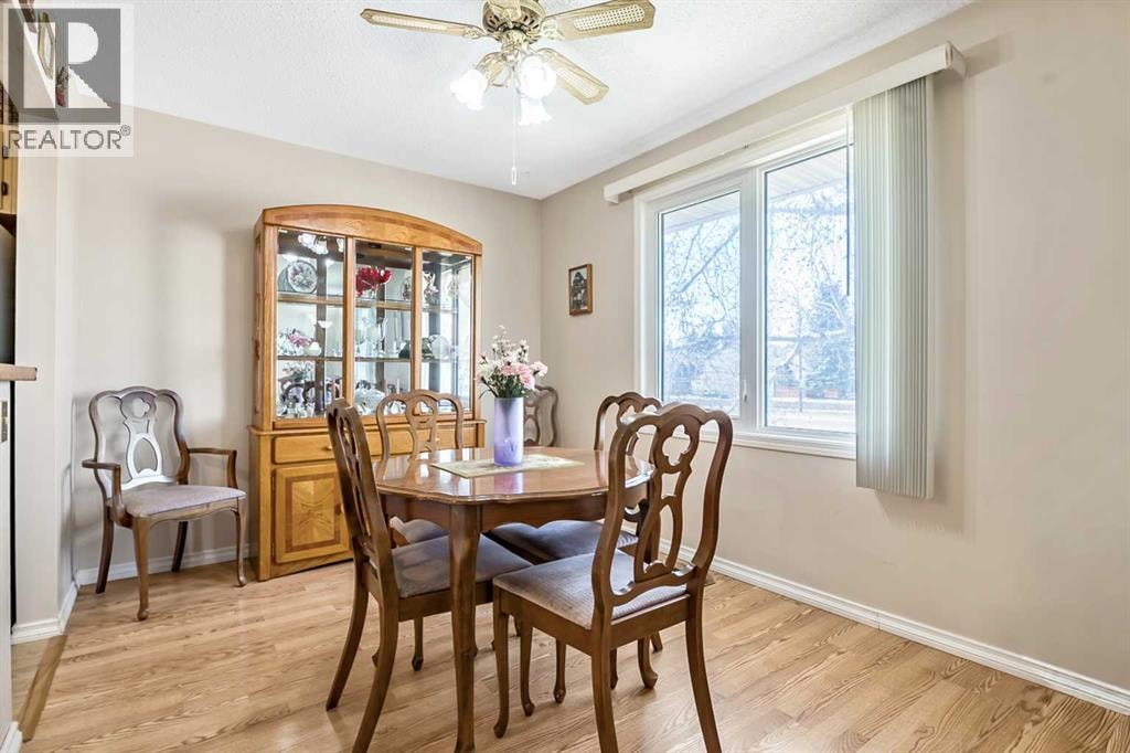 323 Woodvale Crescent SW — photo 6
