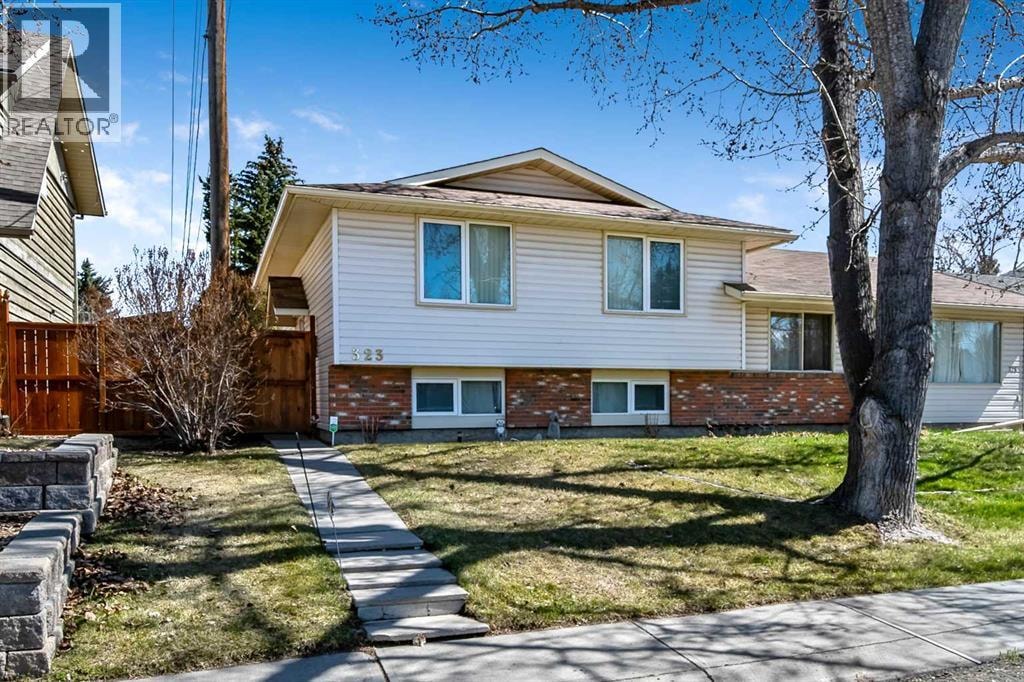 323 Woodvale Crescent SW — photo 1