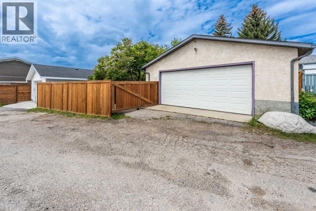16 Rundleson Way NE — photo 49