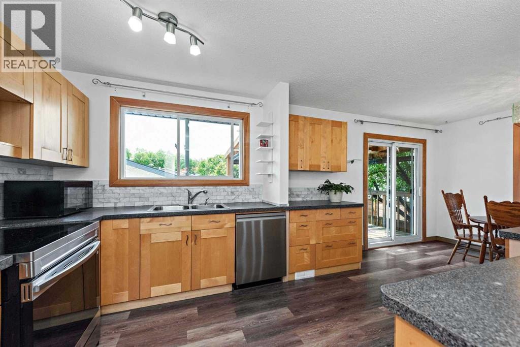 16 Rundleson Way NE — photo 9