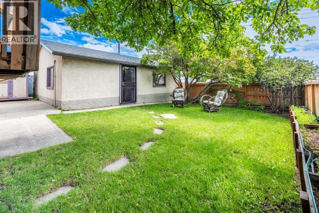 16 Rundleson Way NE — photo 44