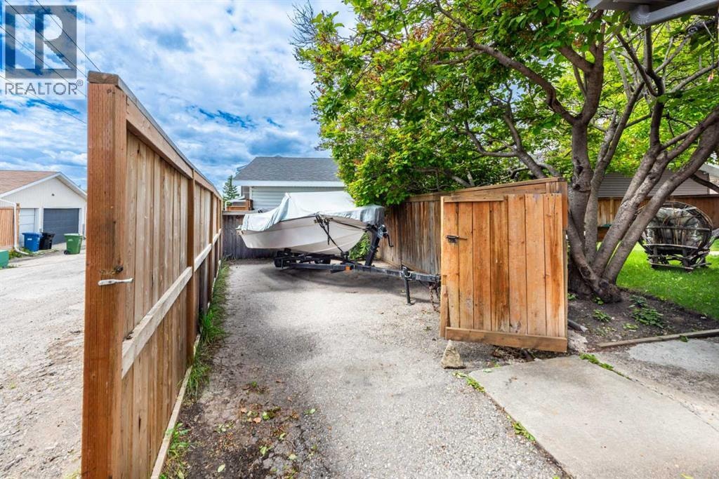 16 Rundleson Way NE — photo 48