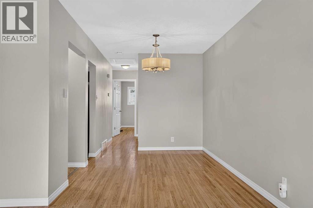 136 41 Avenue NW — photo 7